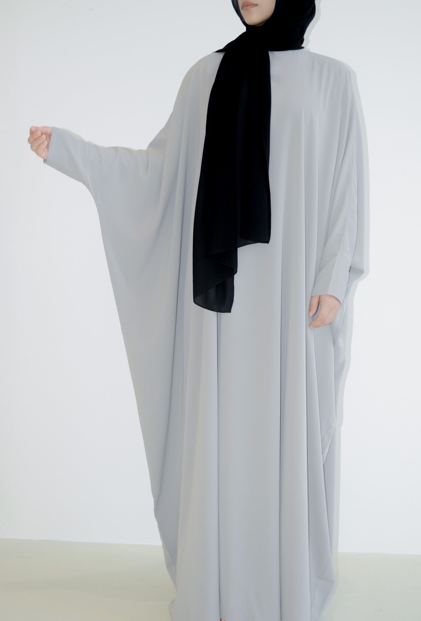 BATWING STAPLE ABAYA - PEBBLE