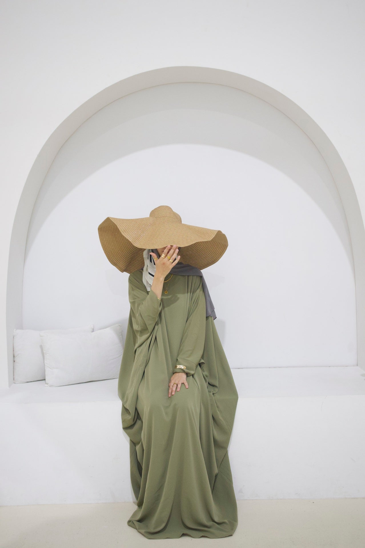 BATWING STAPLE ABAYA - PISTACHIO