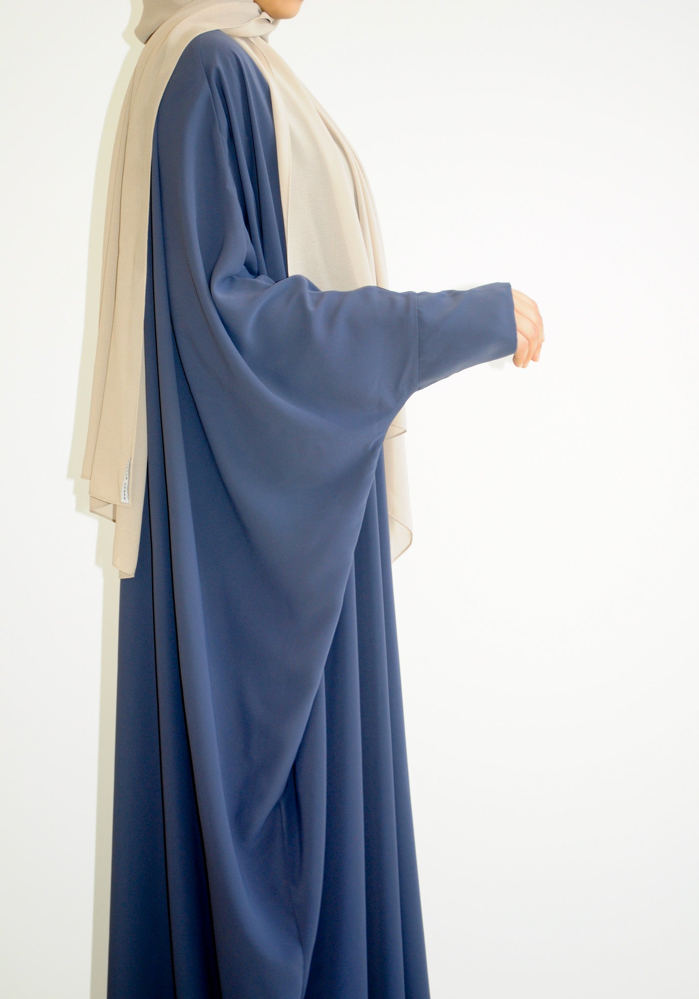 BATWING STAPLE ABAYA - SPACE