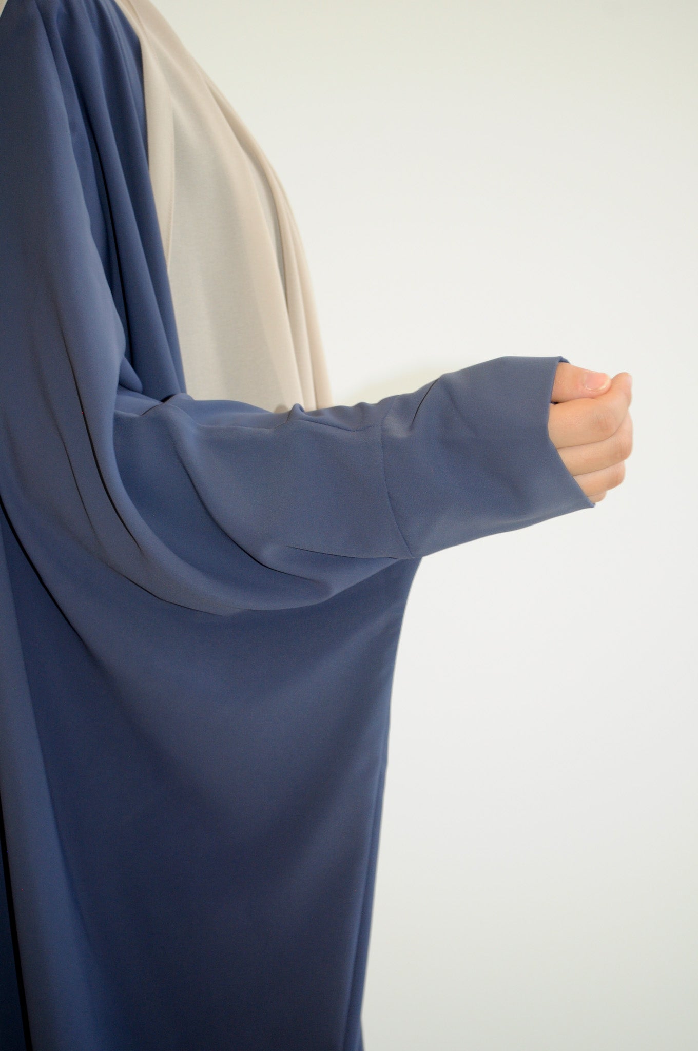 BATWING STAPLE ABAYA - SPACE