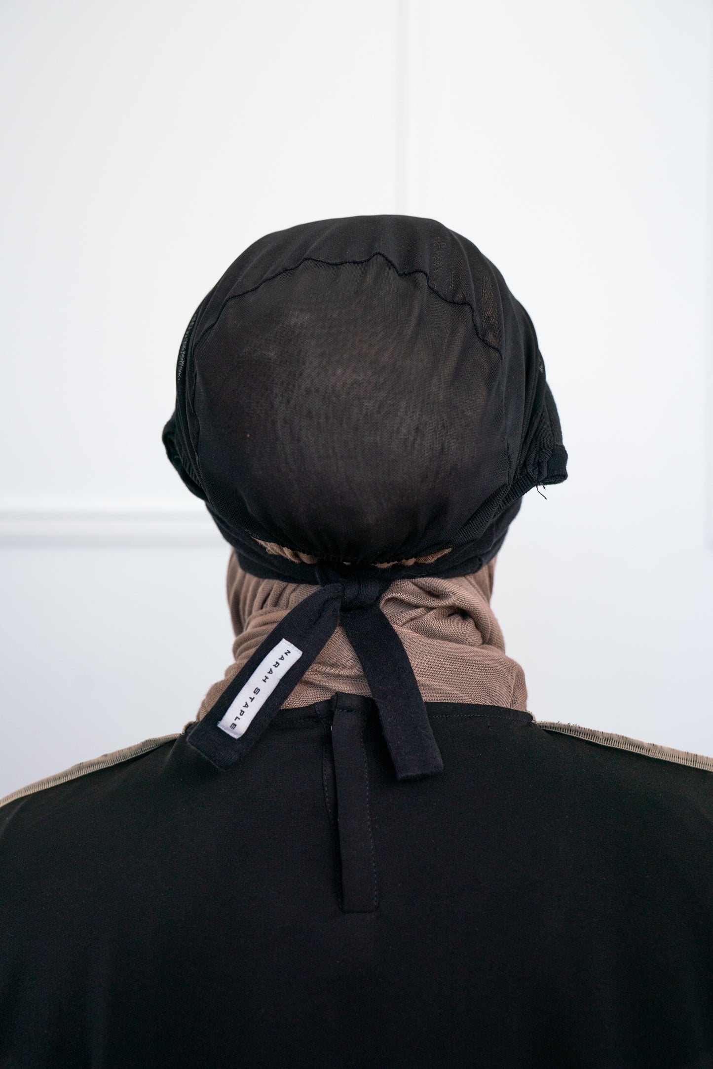 Introducing Narah's universal 'Instant Inner Net' made from Cotton Lycra which provides full coverage for all hijab fabrics and styles. The tie-back feature allows adjustment of tightness to ensure versatility and upmost comfort. Highest quality Cotton Lycra