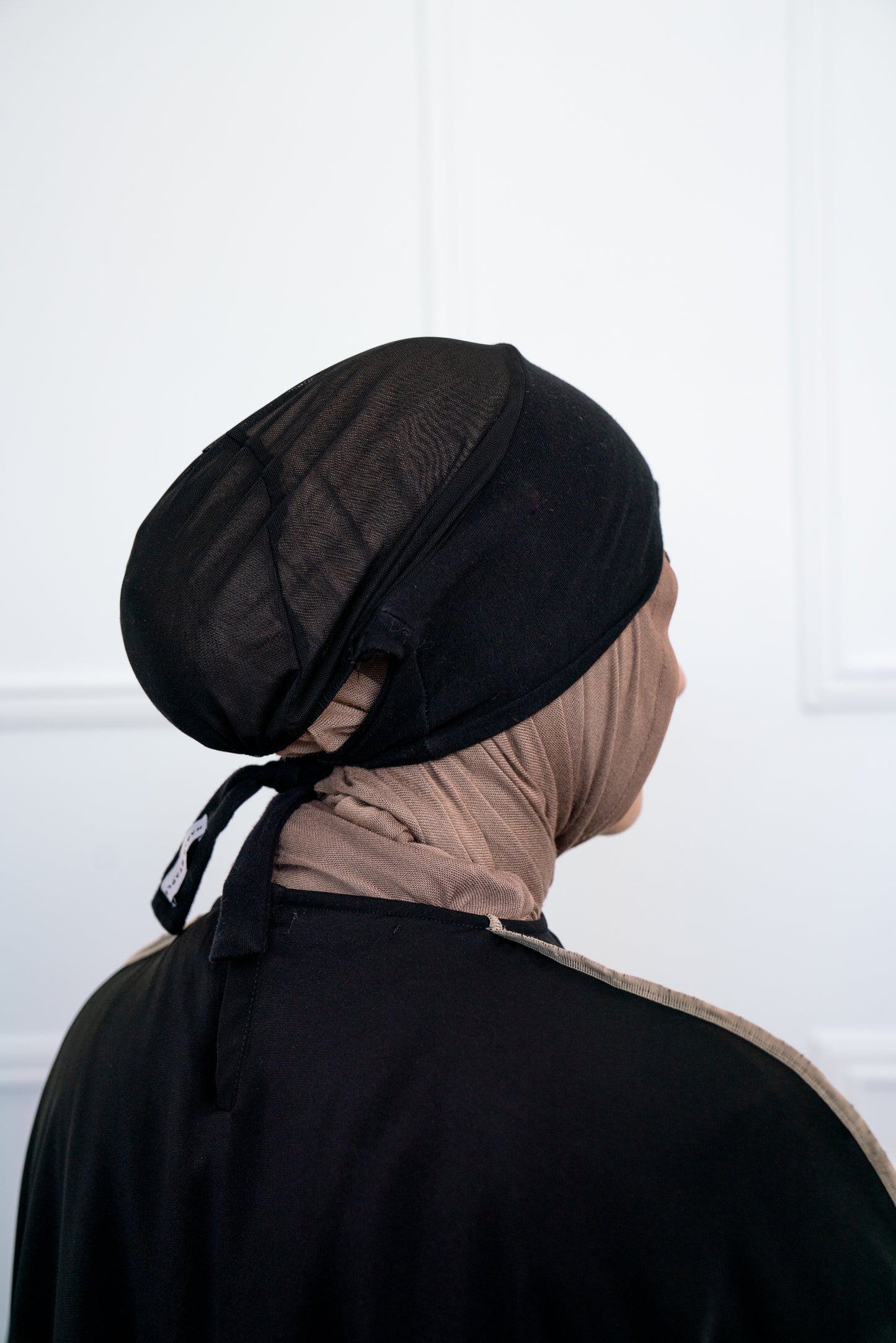 Introducing Narah's universal 'Instant Inner Net' made from Cotton Lycra which provides full coverage for all hijab fabrics and styles. The tie-back feature allows adjustment of tightness to ensure versatility and upmost comfort. Highest quality Cotton Lycra