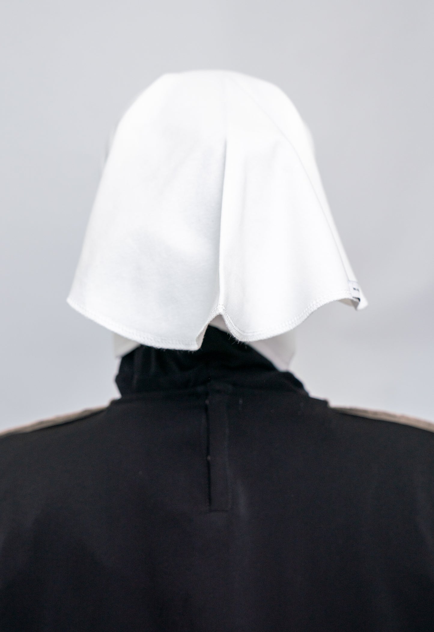 Introducing Narah's universal 'Instant Inner Net' made from Cotton Lycra which provides full coverage for all hijab fabrics and styles. The tie-back feature allows adjustment of tightness to ensure versatility and upmost comfort. Highest quality Cotton Lycra