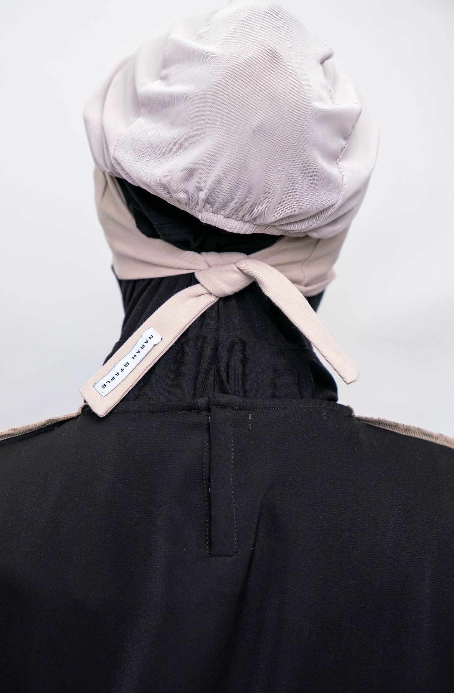 Introducing Narah's universal 'Instant Inner Net' made from Cotton Lycra which provides full coverage for all hijab fabrics and styles. The tie-back feature allows adjustment of tightness to ensure versatility and upmost comfort. Highest quality Cotton Lycra