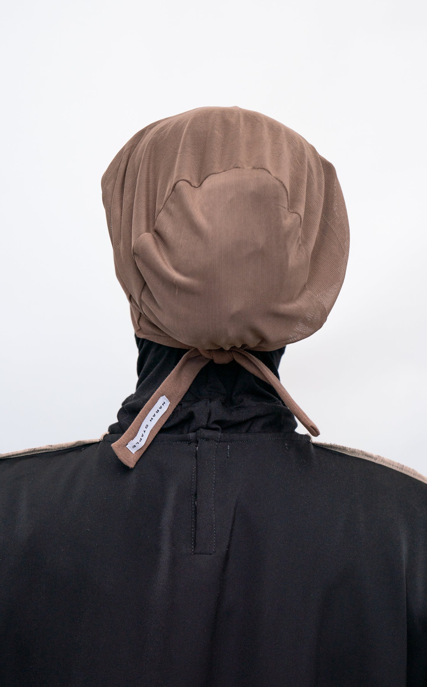 Introducing Narah's universal 'Instant Inner Net' made from Cotton Lycra which provides full coverage for all hijab fabrics and styles. The tie-back feature allows adjustment of tightness to ensure versatility and upmost comfort. Highest quality Cotton Lycra
