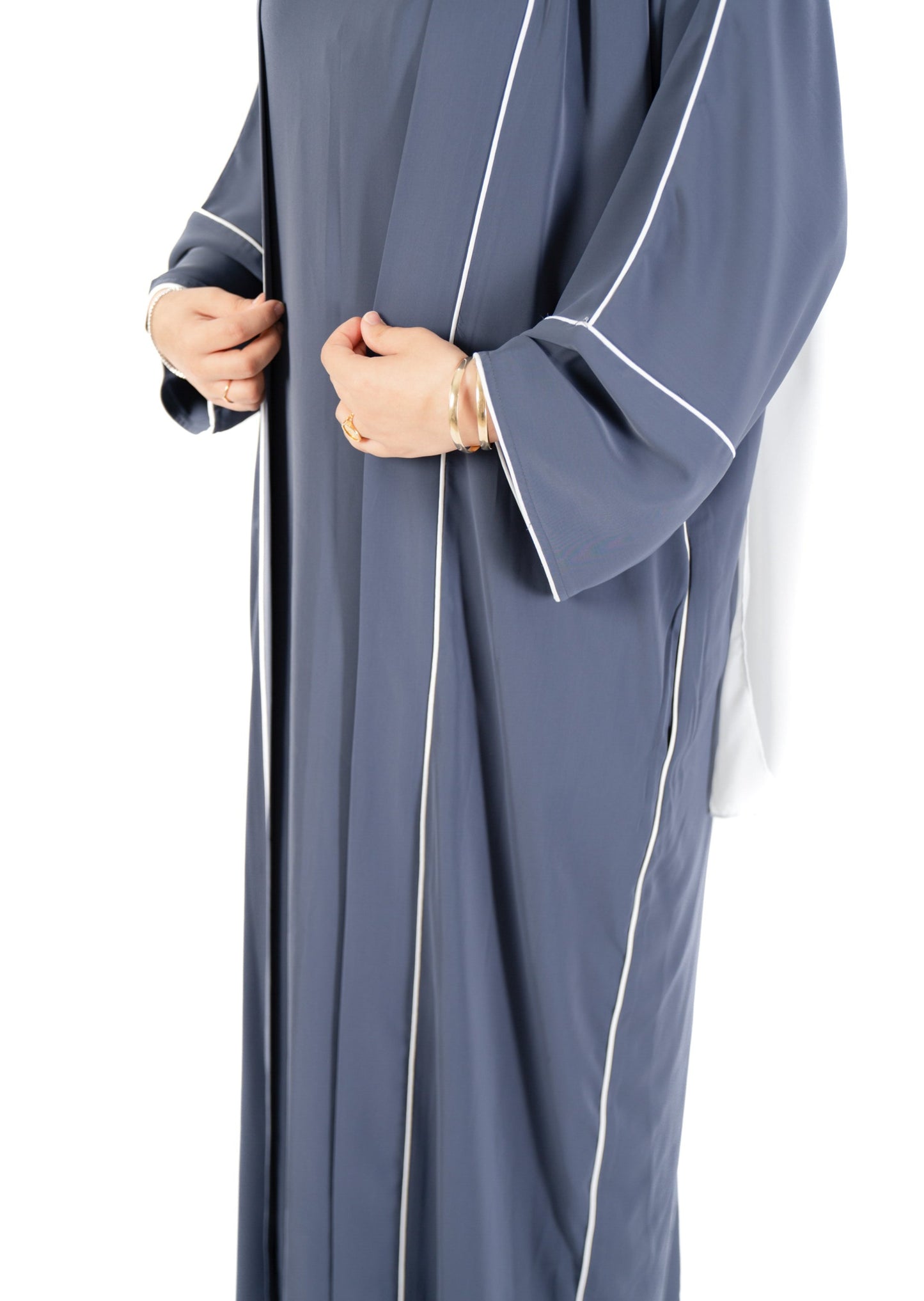 Denim blue colour abaya set. Thin material sleeveless abaya with pretty abaya wrap. Elegant abaya SYdney. Modest hijabi abaya.