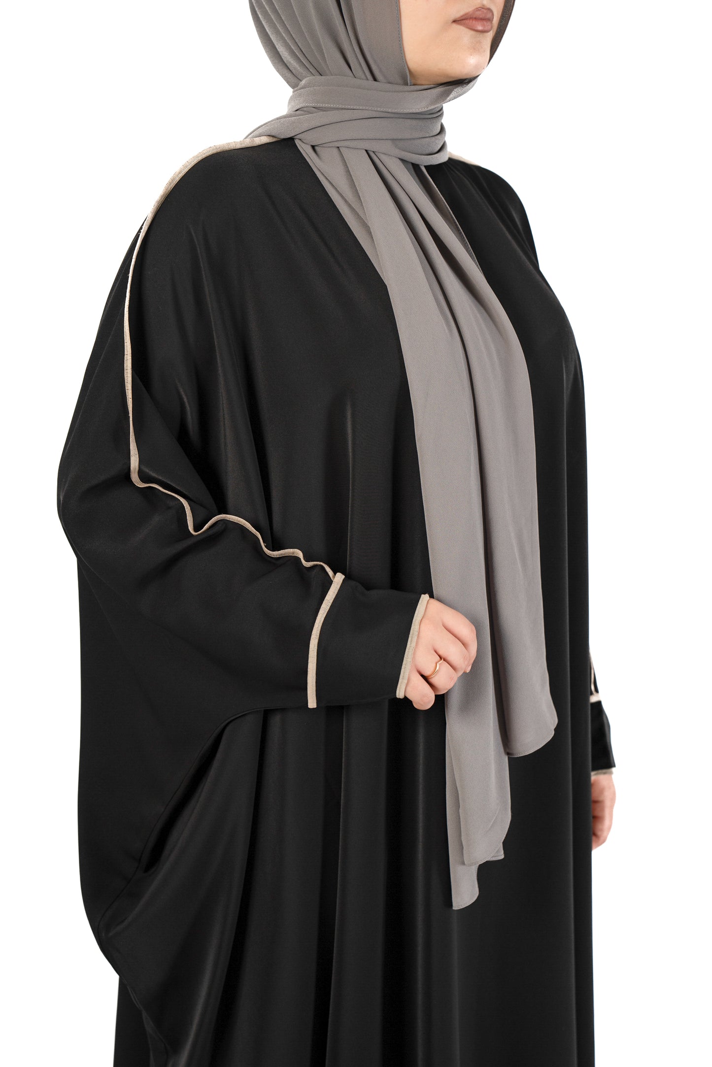 Introducing the 'Tie Back Instant Hijab' which features our Premium Chiffon shawl stitched to our Cotton Lycra Inner cap. The tie-back feature allows adjustment of tightness to ensure versatility and upmost comfort. A perfect blend of two staple tone grays suitable for almost any outfit. Its easy-to-wear nature makes it essential in every wardrobe.